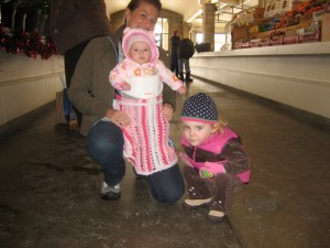 WSM Lindsay, Darcy and Mira at the Market